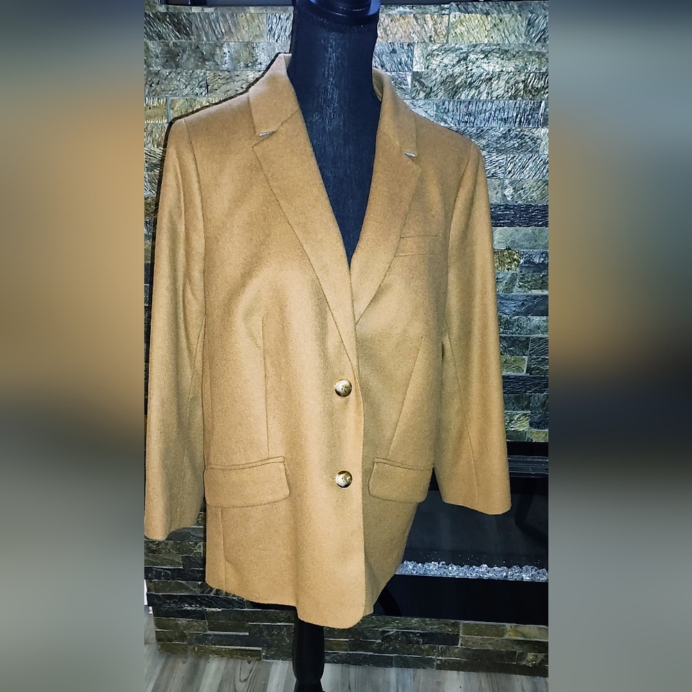 Italian Made omen's Tan Wool Blend Suit Coat Size 12 Petite
